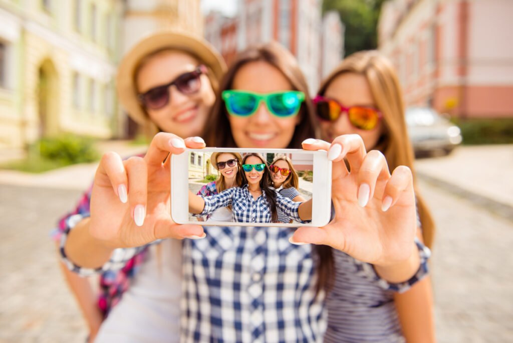Three Best Friends Taking a Selfie at an Instagrammable Spit in Atlanta